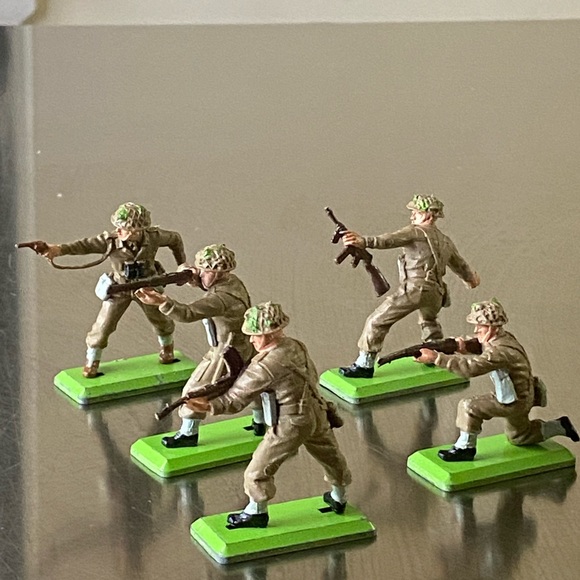 Lot Of 12 Britains Ltd Deetail 1971 American WW2 Soldiers Army Figures - Picture 8 of 10